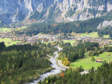 Majestic alpine görünümü bölgedeki kandersteg, İsviçre