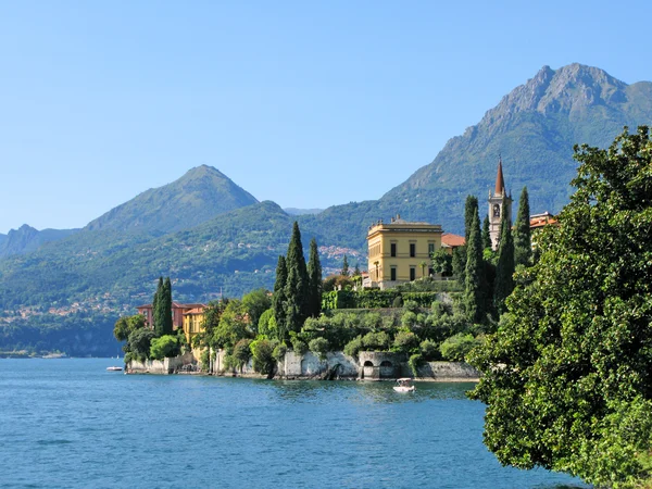 Lago di Como da villa Monastero. Italia — Foto Stock