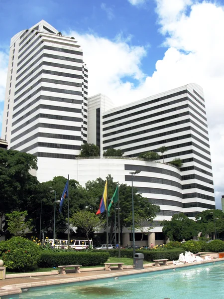 Високий-піднімаються будівництво в Каракасі, Венесуела — стокове фото