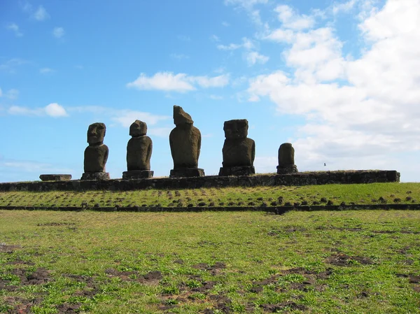 Ahu Tahai. Moais of Easter Island — Stock Photo, Image