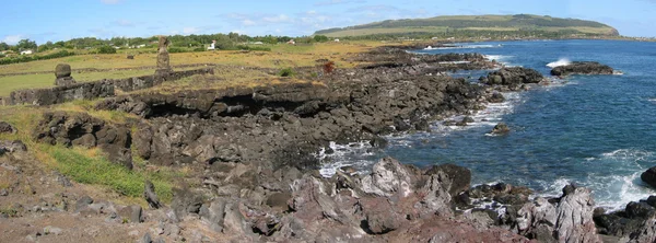 View of Easter Island near Hangaroa village — Stock Photo, Image