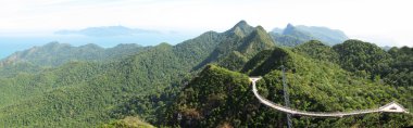 Köprüye asılı langkawi