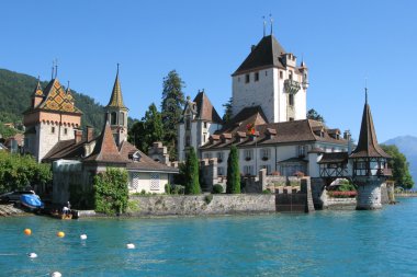 Oberhofen kalede lake thun, İsviçre