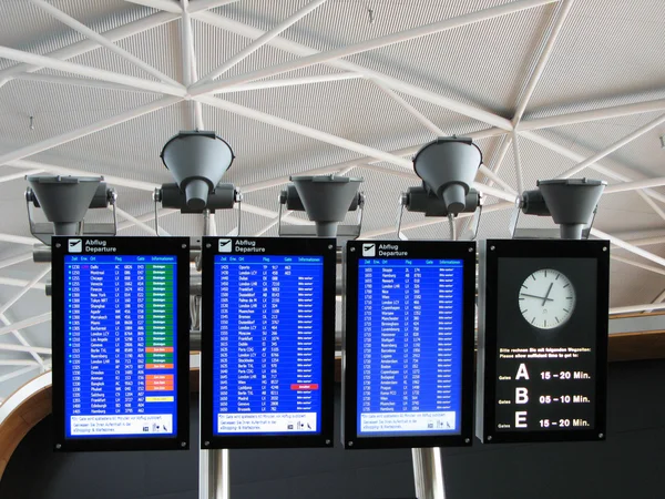 Flughafen-Infotafel — Stockfoto