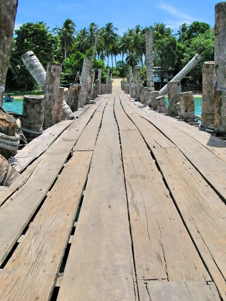 Wooden pathway. Langkawi island, Malaysia — Stock Photo, Image