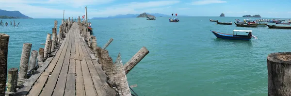 Fischerboote am Ufer der Insel LAngkawi, Malaysia — Stockfoto