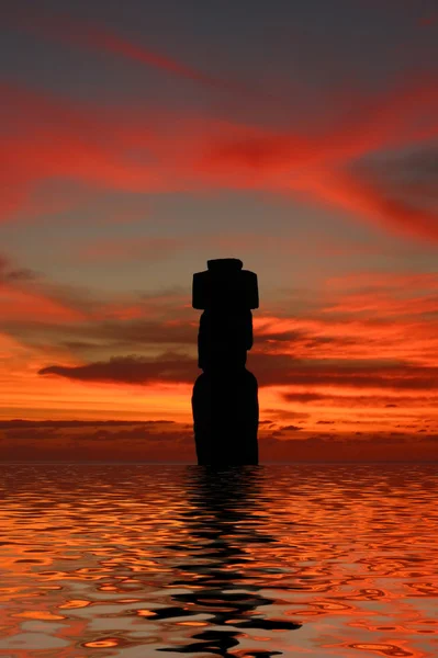 Ahu Tahai. Moai de l'île de Pâques au crépuscule — Photo