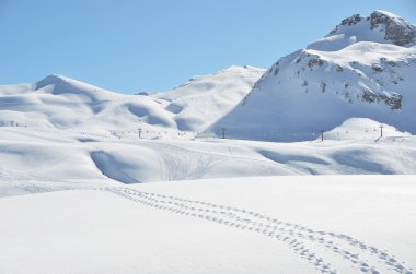 Karda ayak sesleri. melchsee-frutt, İsviçre