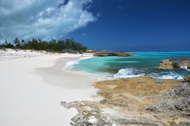 küçük exuma, bahamas ıssız bir kumsal