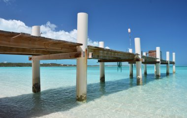 ahşap iskele. Exuma, bahamas