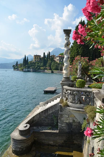 Se Comosjøen fra villa Monastero. Italia – stockfoto