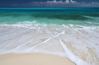 küçük exuma, bahamas ıssız bir kumsal
