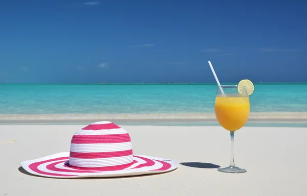 Un vaso de jugo de naranja. Exuma, Bahamas — Foto de Stock