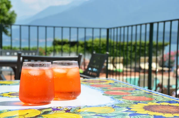 Par de coquetéis tradicionais Spritz italianos — Fotografia de Stock