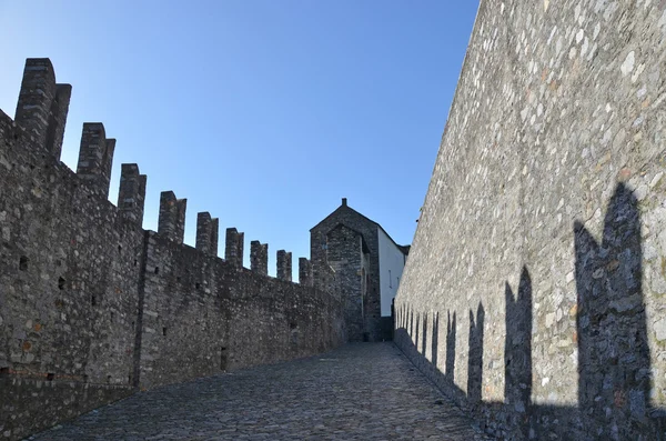 Starożytne fortyfikacje w Bellinzona, Szwajcaria — Zdjęcie stockowe