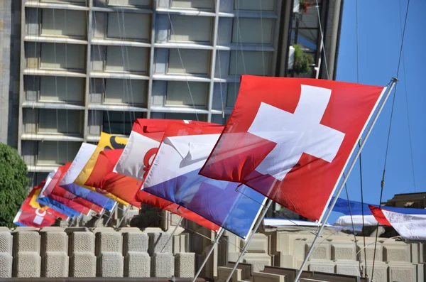 Zürich Stadt geschmückt für den Schweizer Nationalfeiertag, den 1. August — Stockfoto
