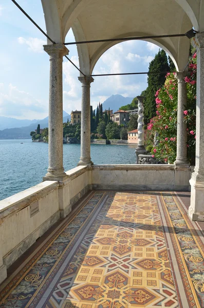 Visa att den Comosjön från villa monastero. Italien — Stockfoto