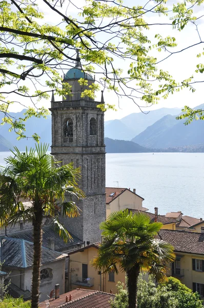 Bellagio stad vid den berömda italienska sjön Como — Stockfoto