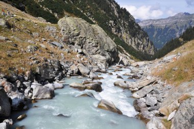 mointain Nehri nın oberland bölgesinde, İsviçre