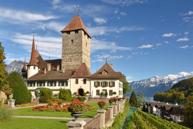 lake thun Spiez kalesinde