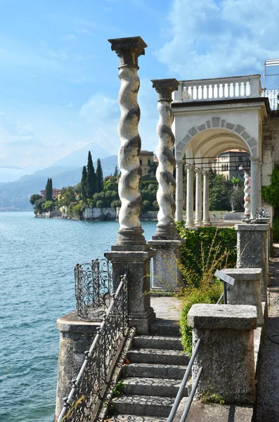 Visa att den Comosjön från villa monastero. Italien — Stockfoto