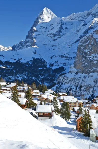 Muerren, slavný švýcarský lyžařské středisko — Stock fotografie
