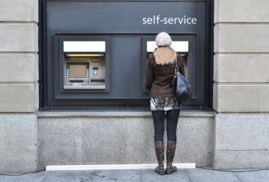 atm at kız