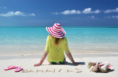 Kızın rahatlatıcı exuma, bahamas plaj
