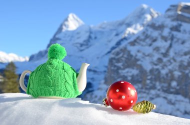 çay kap içinde kap Alp sahne karşı
