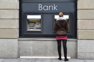 atm at kız