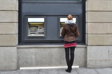 atm at kız