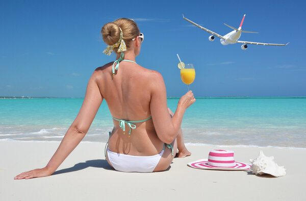 Девушка со стаканом апельсина
