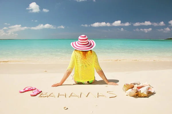 Mädchen am Strand — Stockfoto