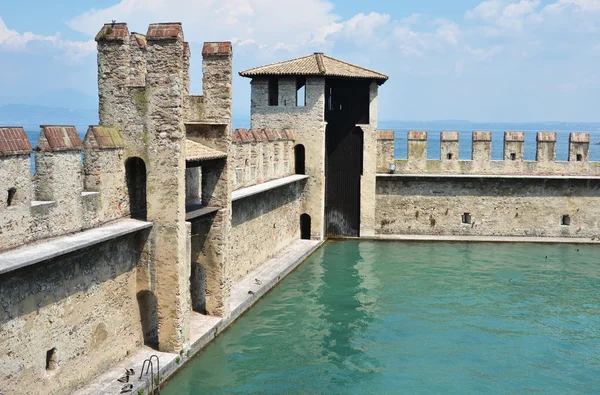 Old fortress of Sirmione — Stock Photo, Image