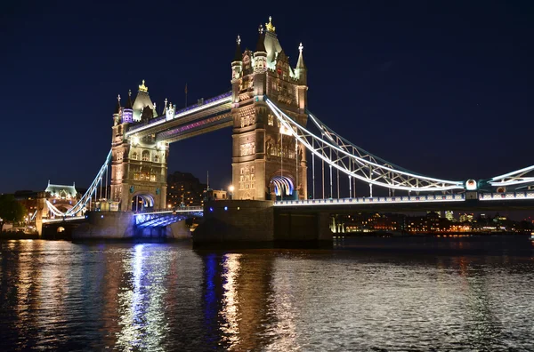 Tower Bridge w Londynie — Zdjęcie stockowe