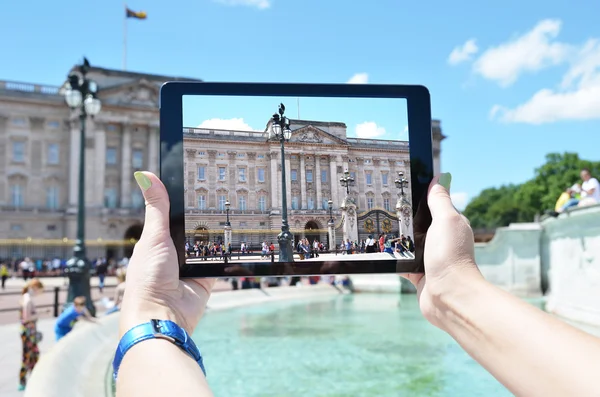 Buckingham palace på skärmen — Stockfoto