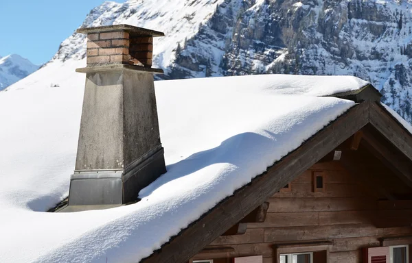 Schweizer Ferienhaus — Stockfoto