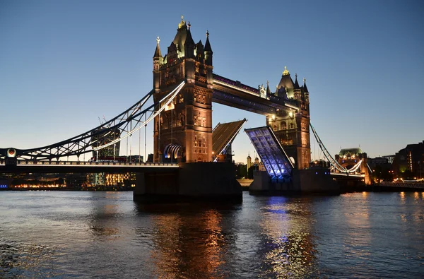 Tower Bridge in London — Stockfoto