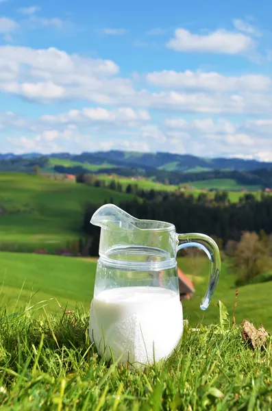 Krug Milch — Stockfoto