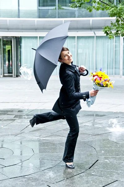 Femme avec parapluie — Photo