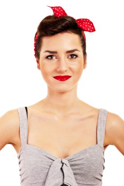 kadın gülümsüyor beyaz arka plan üzerinde pin-up tarzı