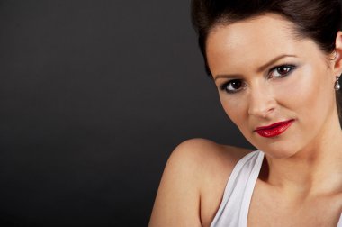 kadının yüzü kahverengi gözler güzellik seti ile