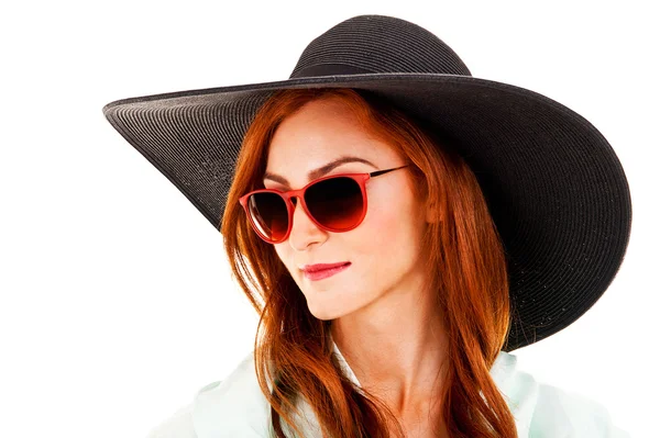 Portrét atraktivní elegantní ženy v černém klobouku — Stock fotografie