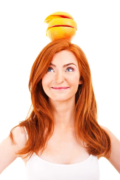 Fruta jugosa Un primer plano de la cara de una hermosa dama con una mirada fresca — Foto de Stock