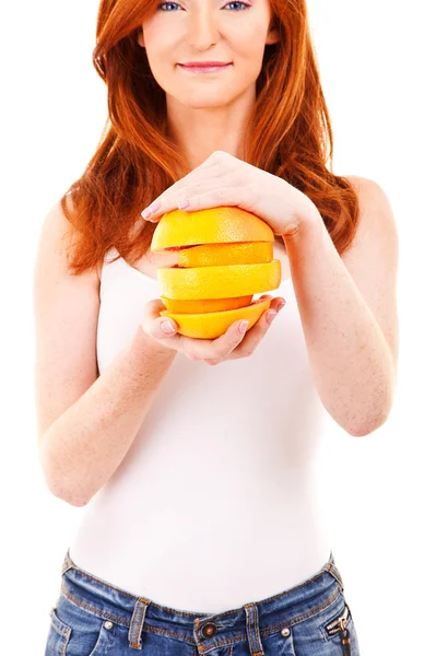 Fruta jugosa Un primer plano de la cara de una hermosa dama con un fresco — Foto de Stock