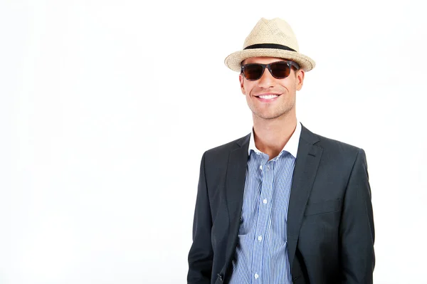 Porträtt av en stilig ung affärsman med solglasögon — Stockfoto