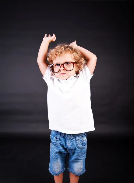 Ritratto bambino in occhiali — Foto Stock