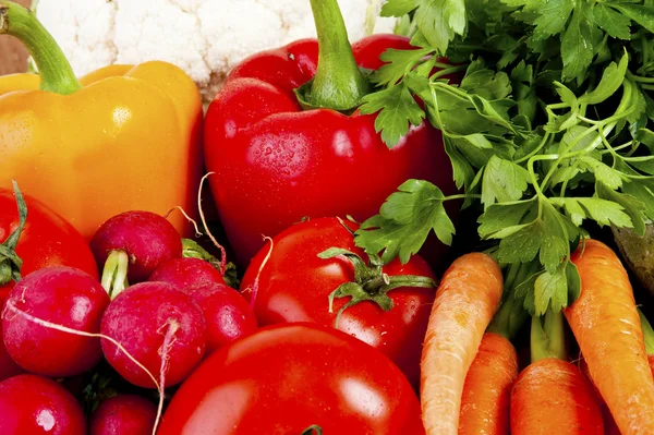 Légumes sur table en bois — Photo