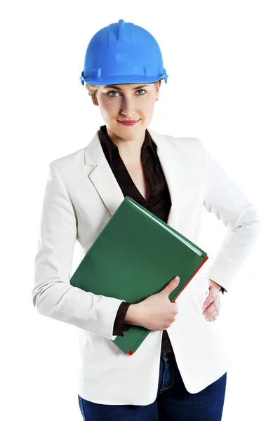 Femme d'affaires avec casque de construction et presse-papiers . — Photo