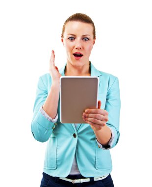 şok dokunarak tablet ile gülümseyen kadın